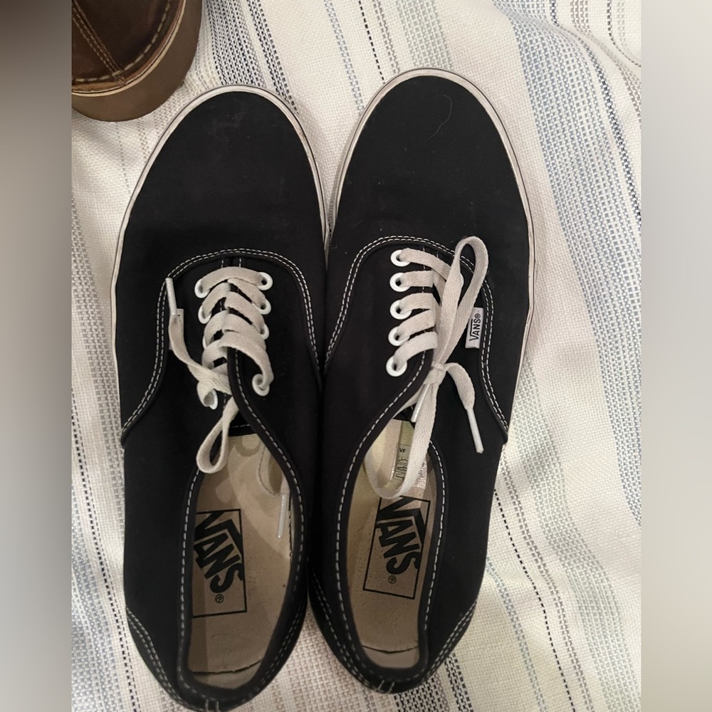 Me s 10.5 Black Vans